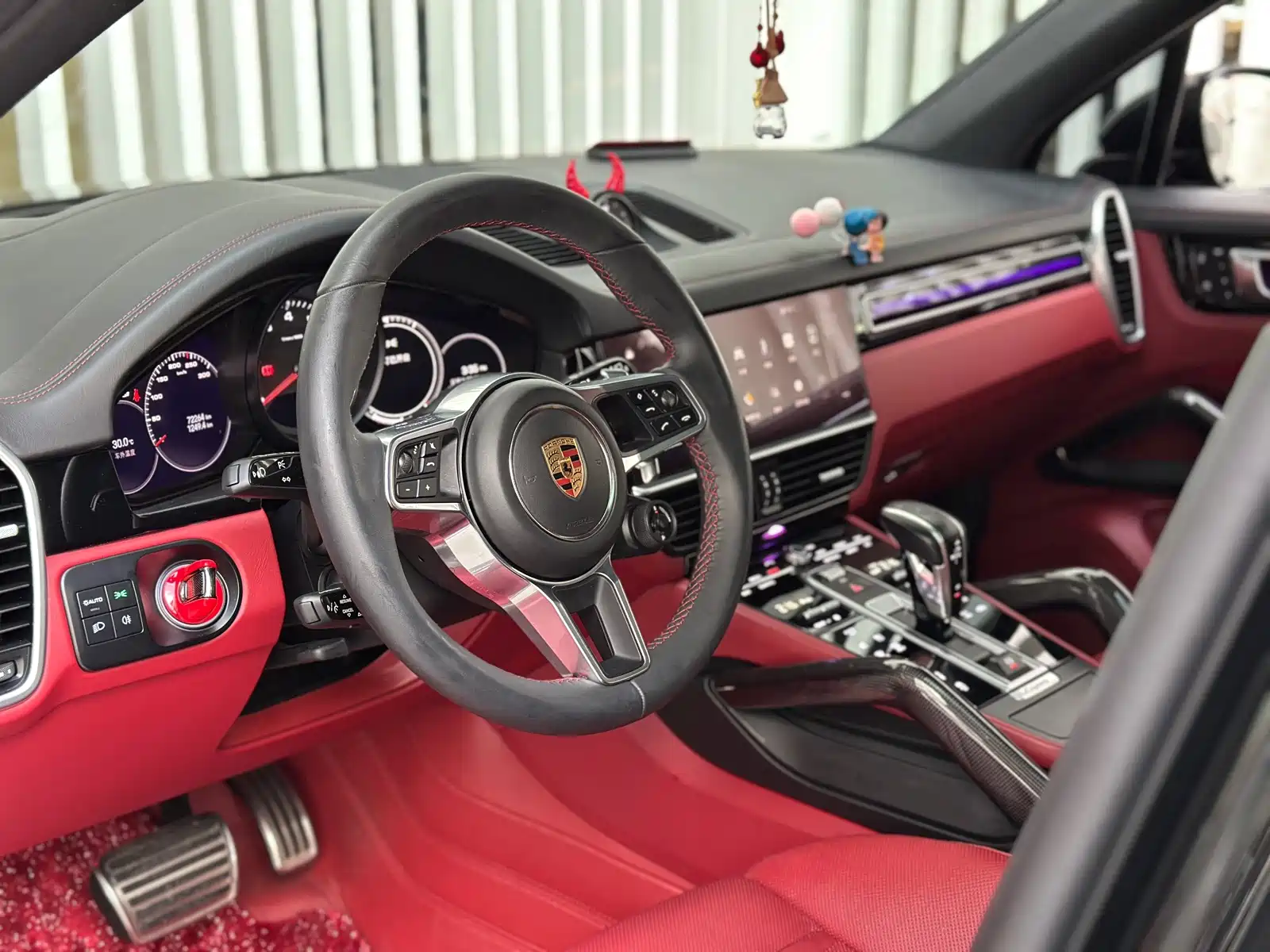 Photo 9 - Porsche Cayenne
