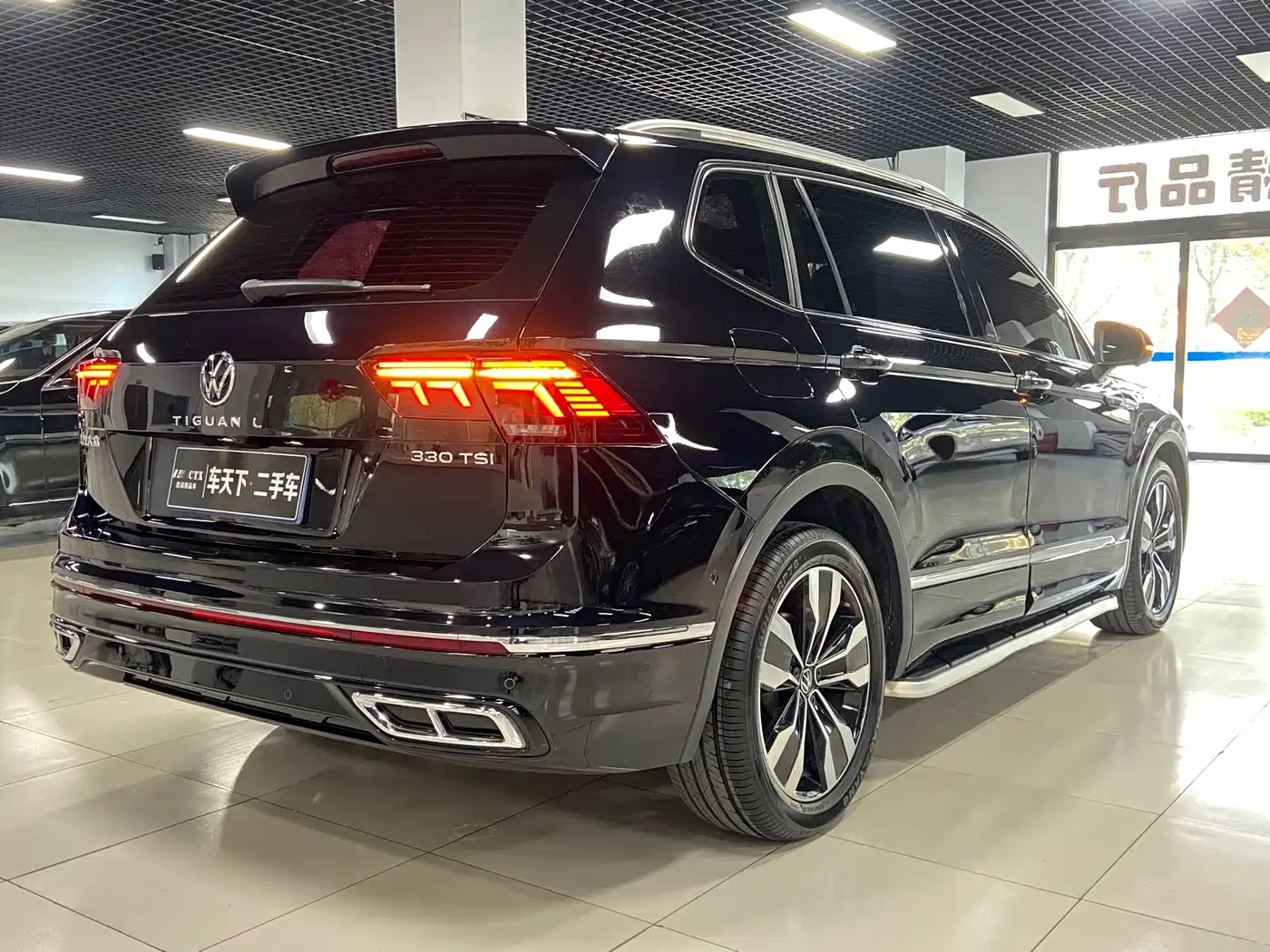 Volkswagen Tiguan L 2022 330TSI Auto 2WD R-Line Premium Edition фото 6