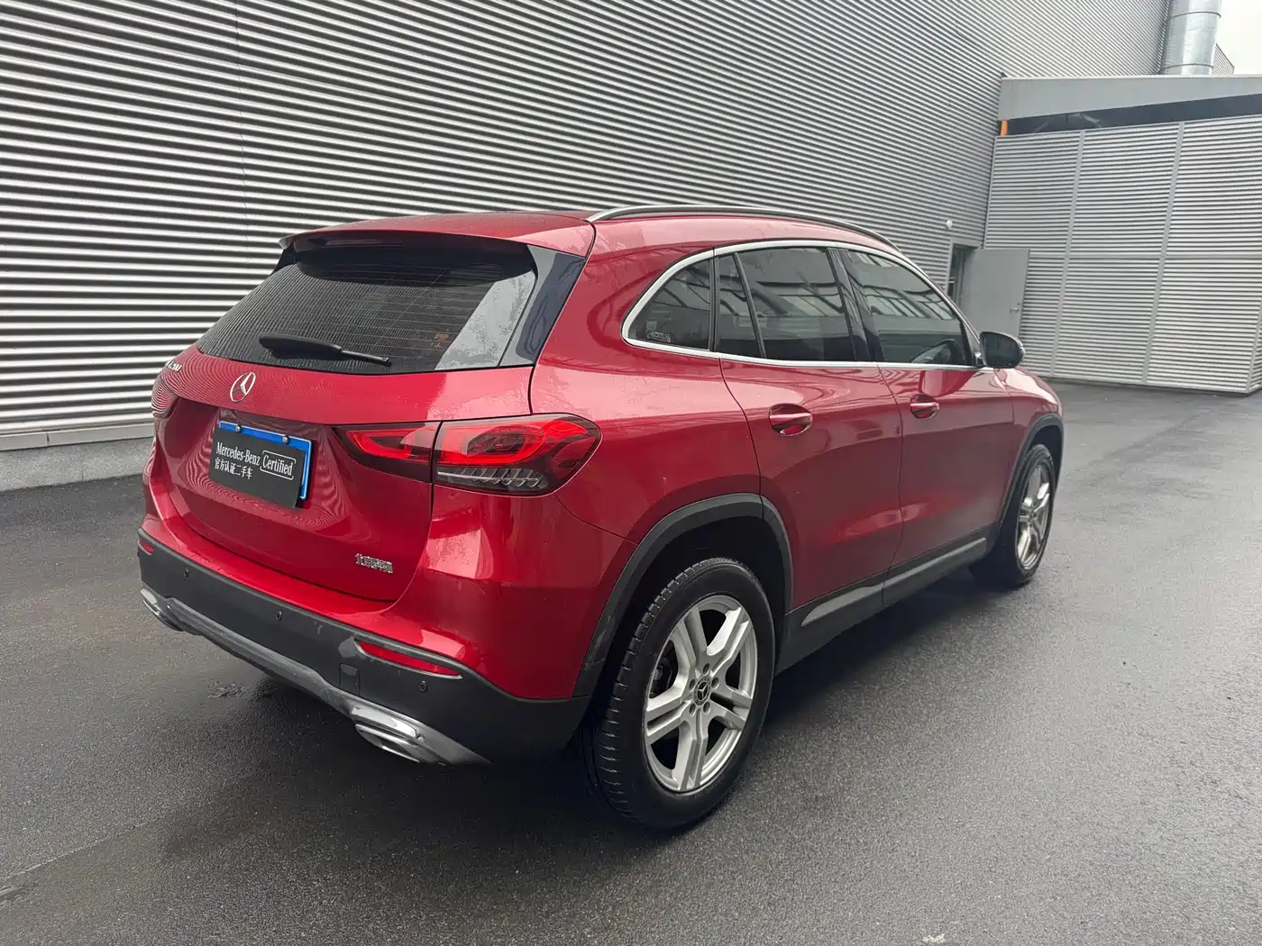 MERCEDES-BENZ GLA