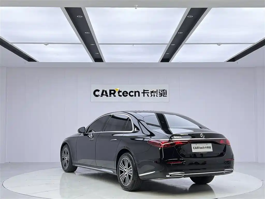 Mercedes-Benz E-Class 2024 Model E 260 L фото 7