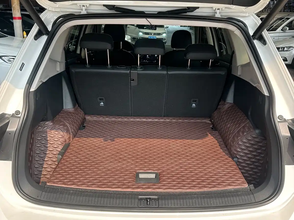 Volkswagen Tiguan L 2019 330TSI Automatic 2WD Smart Luxury Edition China VI фото 24