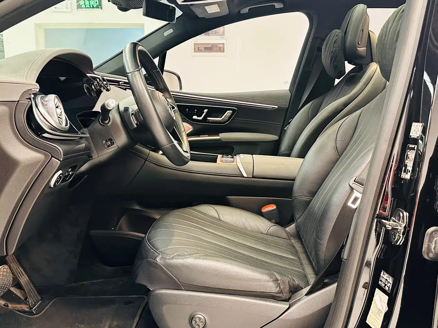 Mercedes-Benz EQS SUV 2023 450 4MATIC Pioneer Edition фото 18
