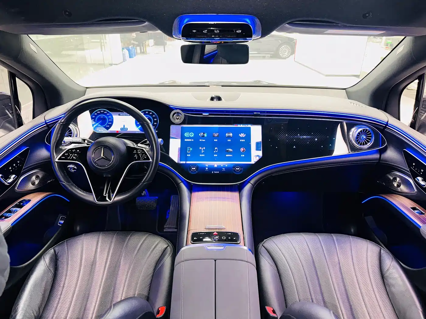 Mercedes-Benz EQS SUV 2023 450 4MATIC Pioneer Edition фото 21