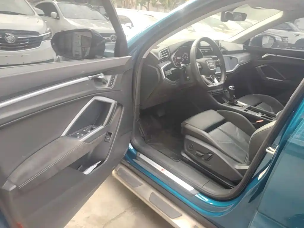 AUDI Q3 SPORTBACK
