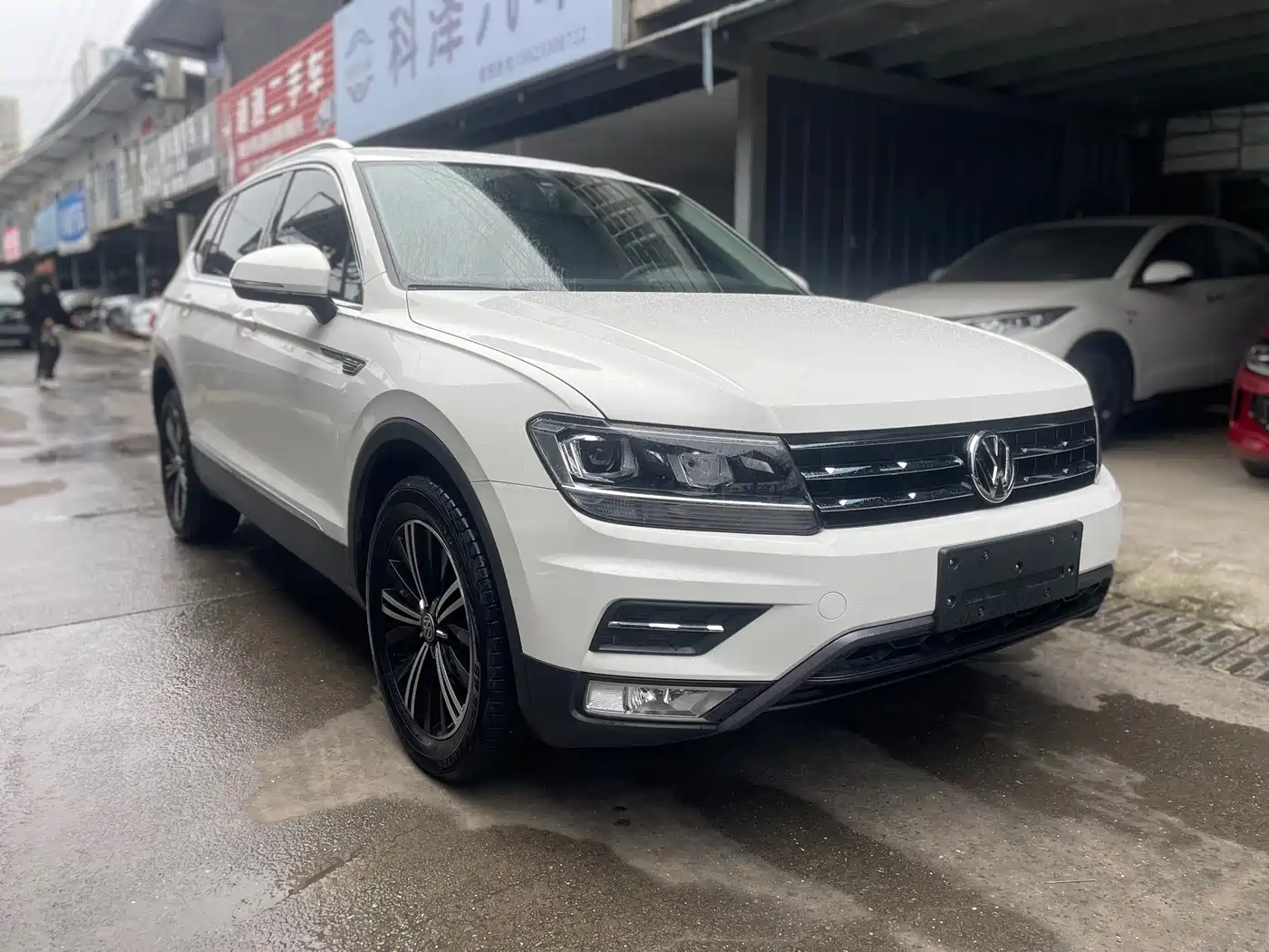Volkswagen Tiguan L 2019 330TSI Automatic 2WD Panorama Comfort Edition China VI фото 3