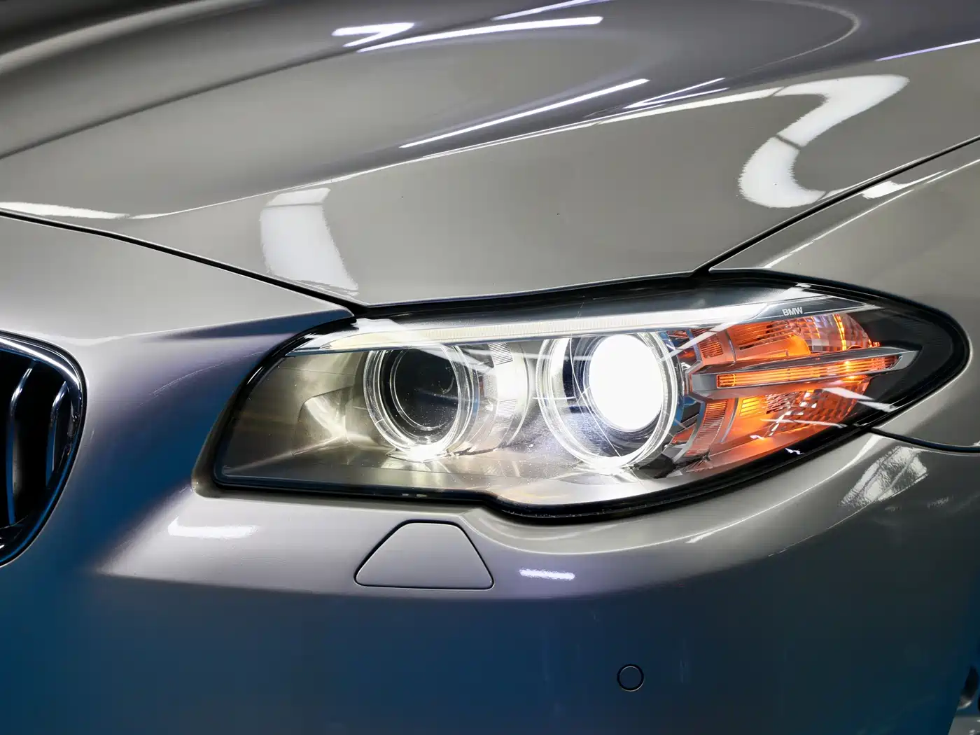 BMW 5 Series (Import) 2014 520i Touring фото 4