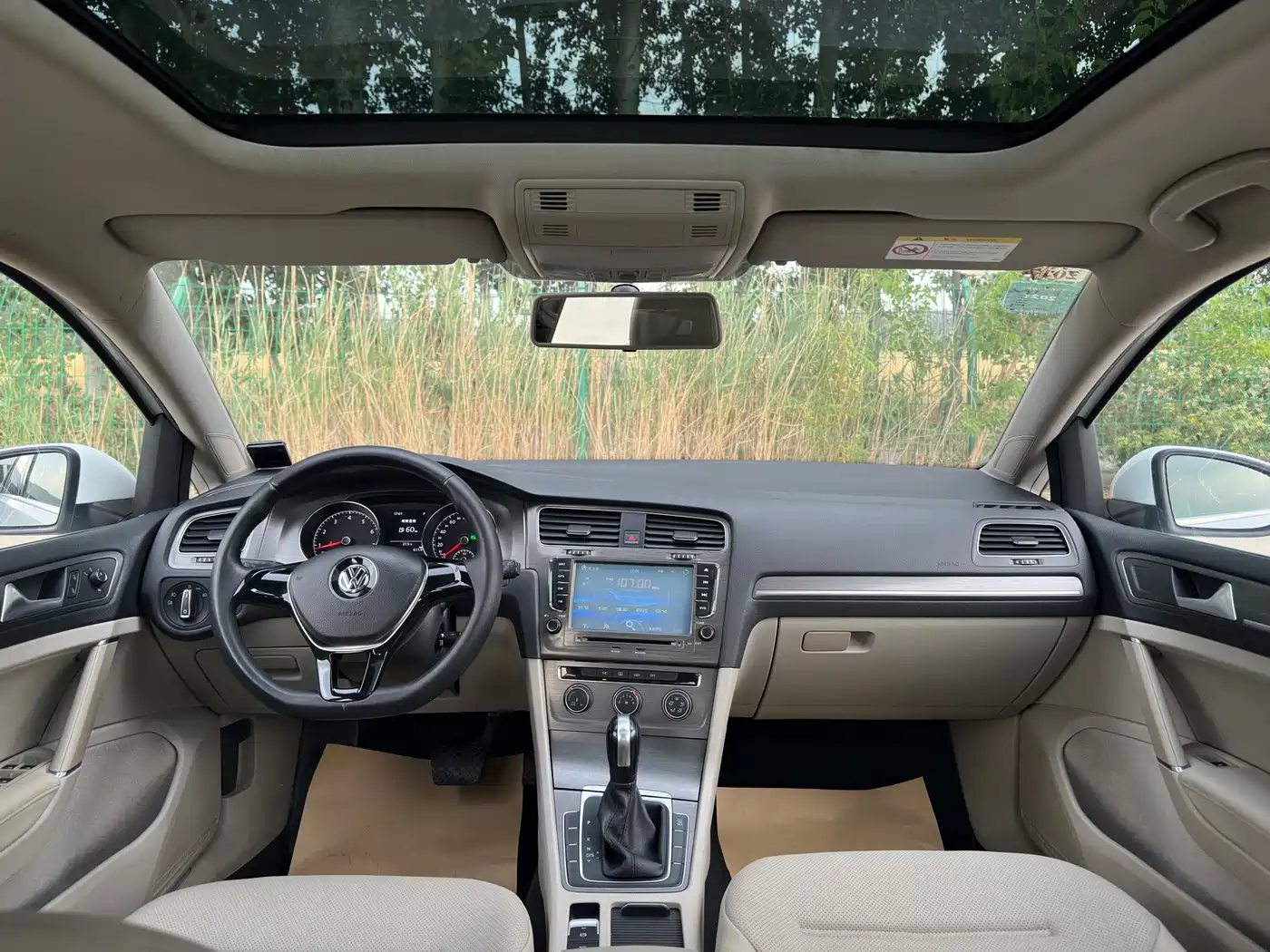 Volkswagen Golf 2014 1.6L Automatic Comfort фото 10