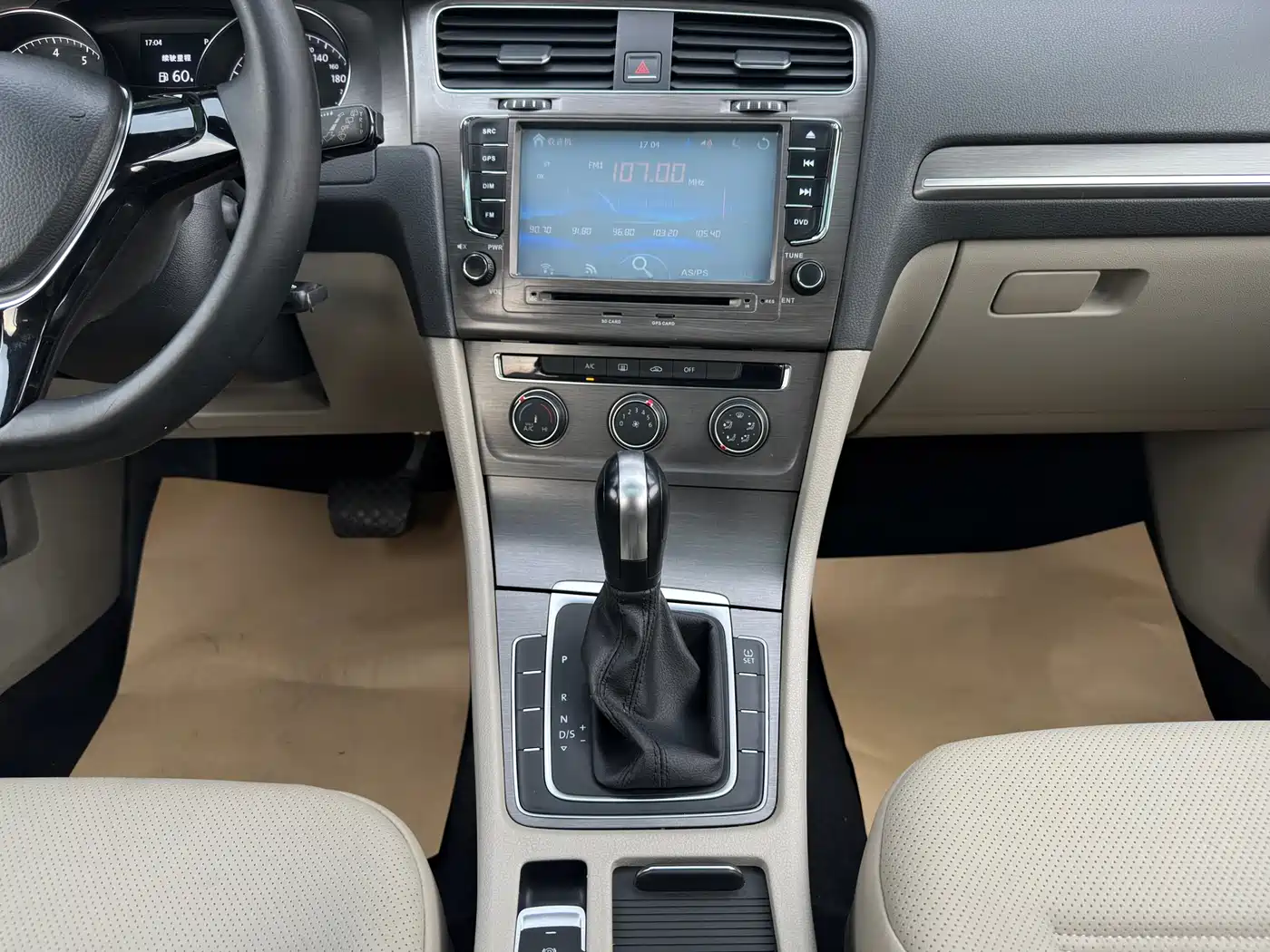 Volkswagen Golf 2014 1.6L Automatic Comfort фото 13