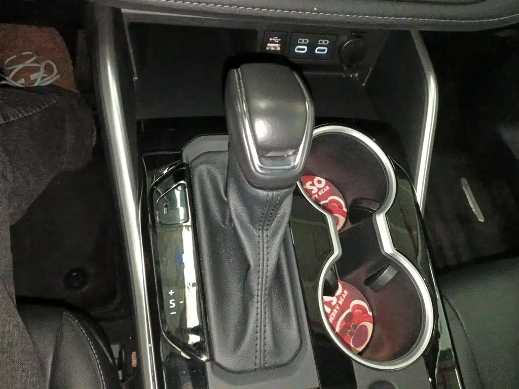 Toyota Highlander 2023 2.5L Smart Hybrid Dual Engine FWD Premium 7-Seater фото 10