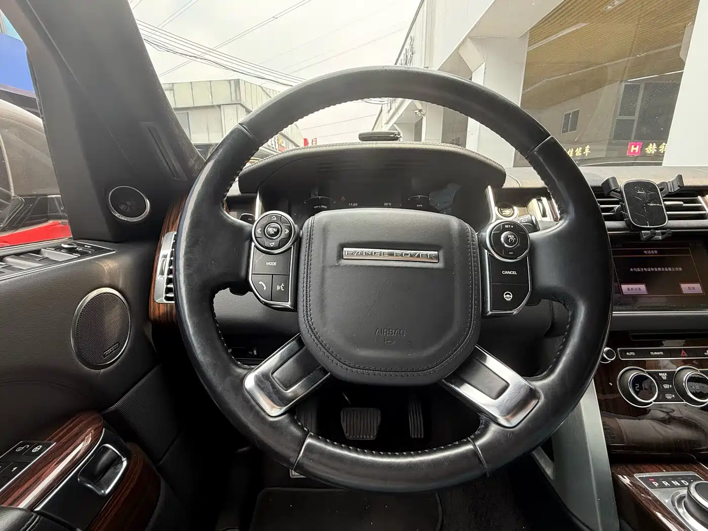 Land Rover Range Rover 2017 3.0 SC V6 Golden Age Edition фото 5