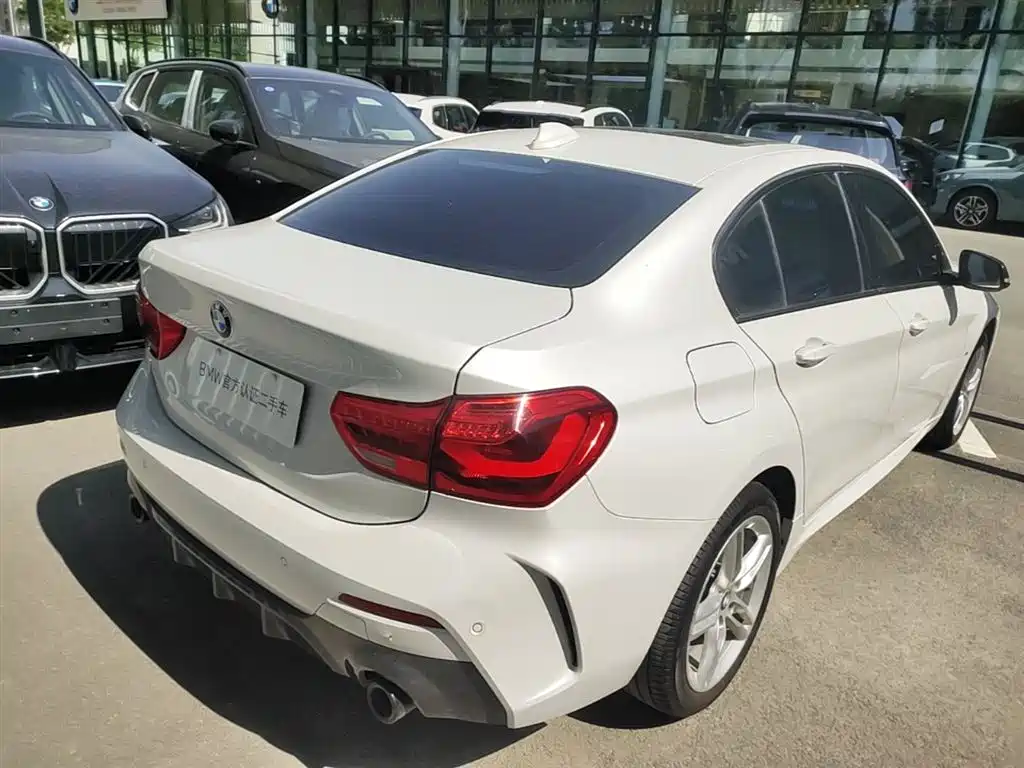 BMW 1-SERIES
