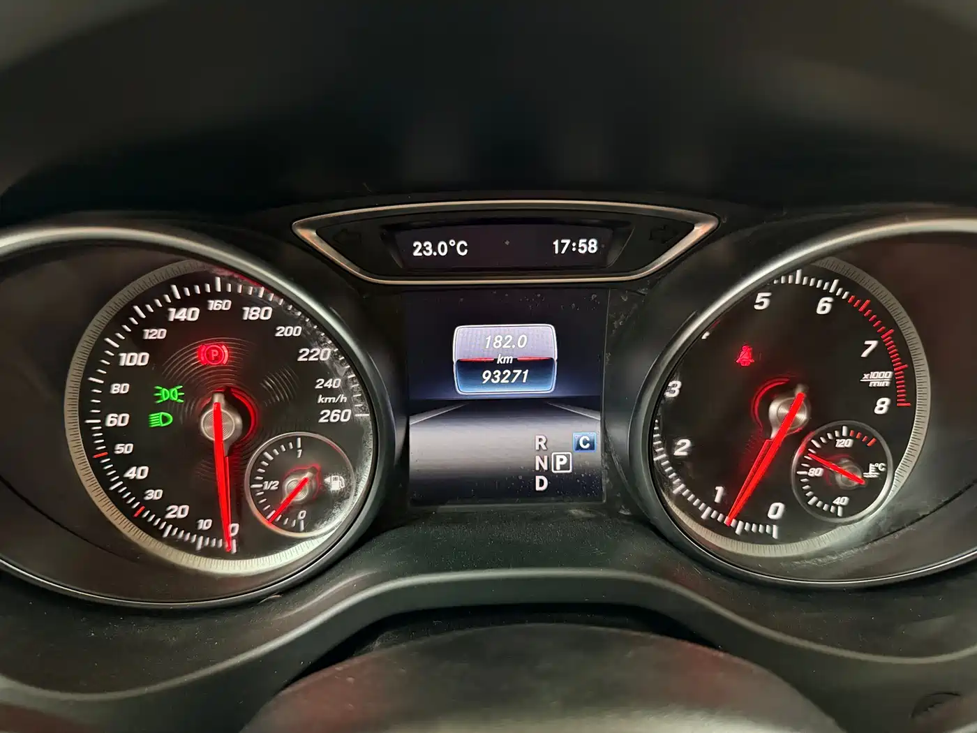 Mercedes-Benz GLA 2019 GLA 200 Dynamic фото 11
