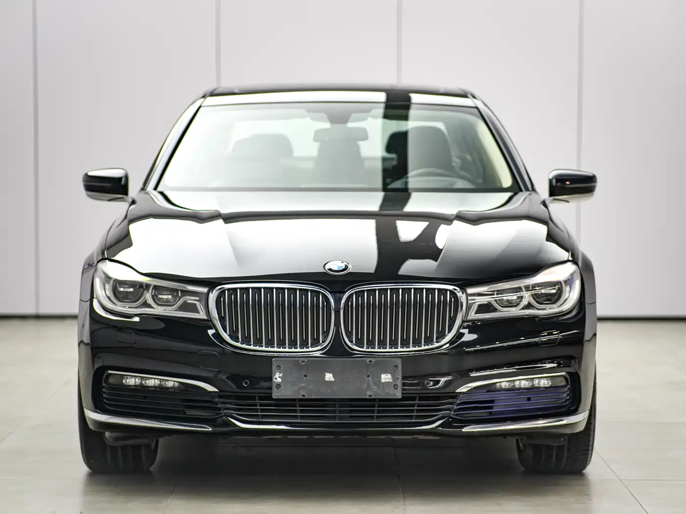BMW 7 Series 2016 740Li Leading Edition фото 2