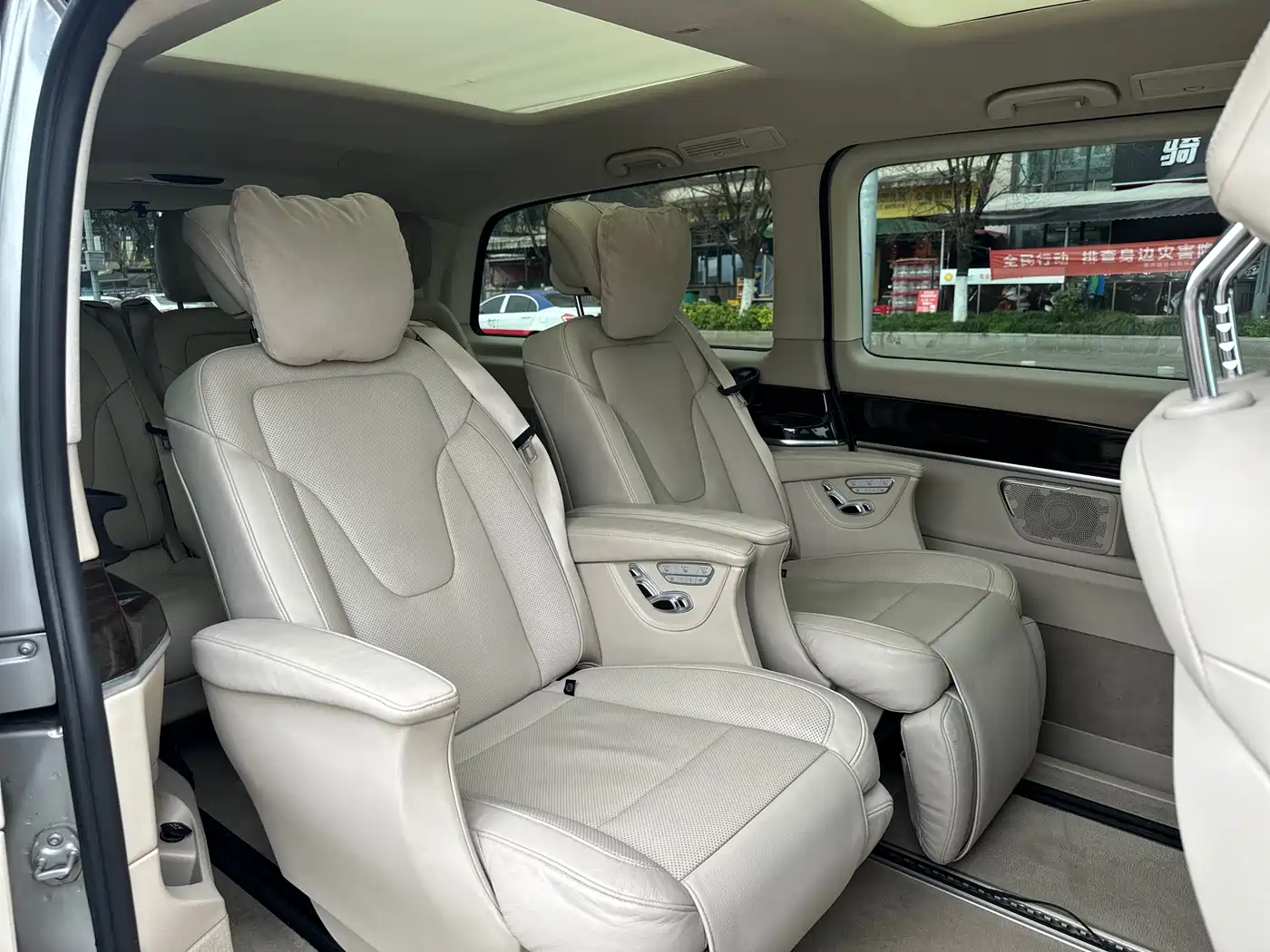 Mercedes-Benz V-Class 2016 V 260 L Premium Long фото 7