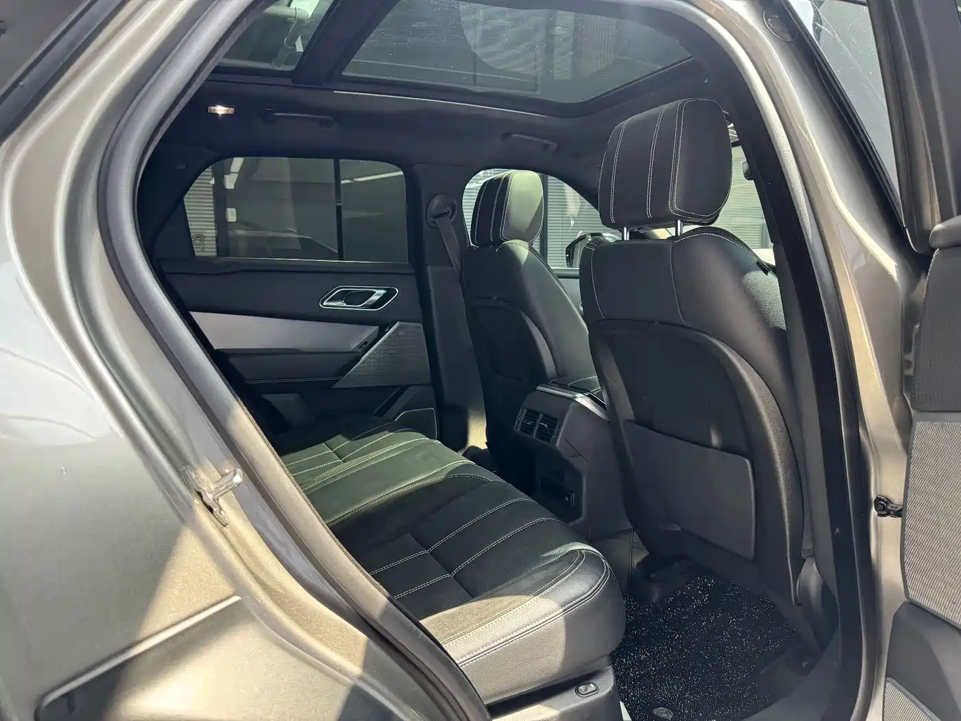 Land Rover Range Rover Velar 2018 P380 R-DYNAMIC SE фото 15