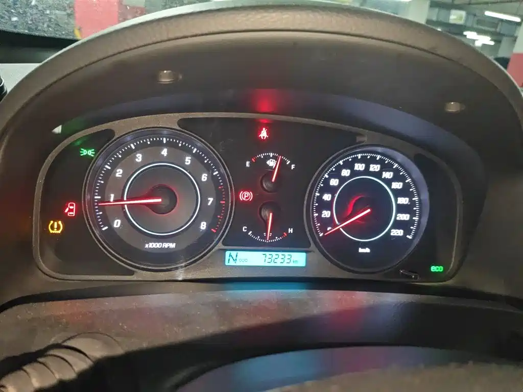 Chevrolet Captiva 2014 2.4L 4WD Flagship 7-seater фото 4