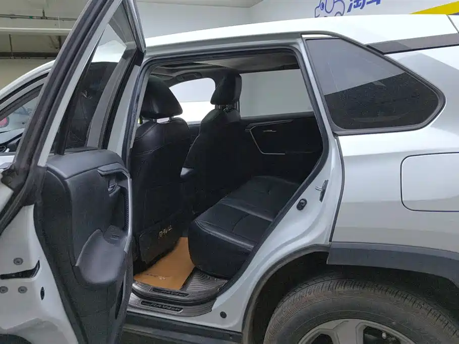 Toyota RAV4 Rongfang 2021 2.0L CVT 2WD Trend фото 11