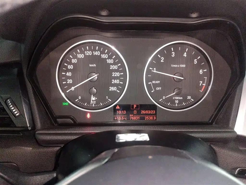 BMW 2 Series Touring 2016 218i Leading фото 8
