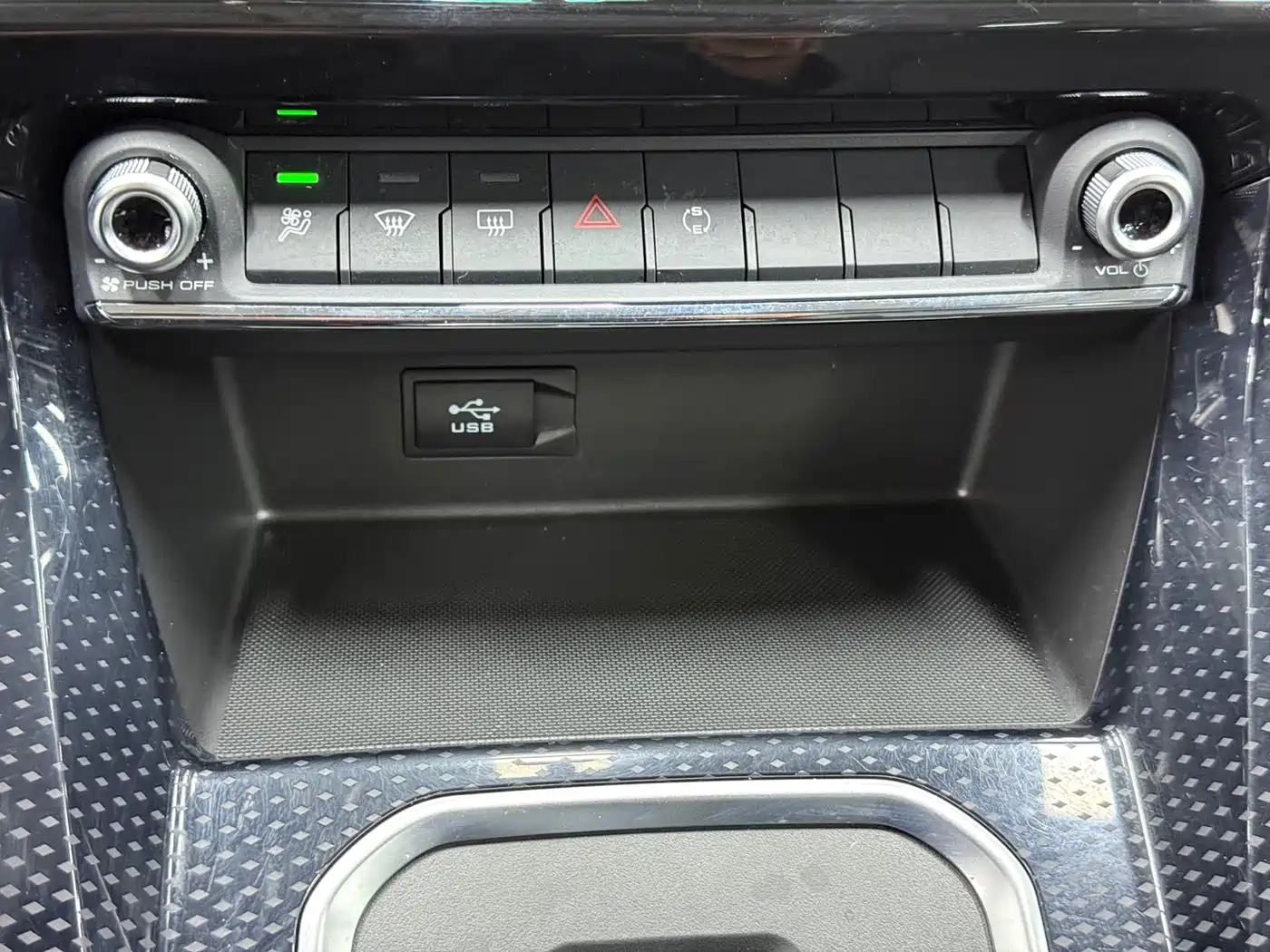 Haval M6 2021 PLUS 1.5T DCT Luxury Smart Connect фото 10