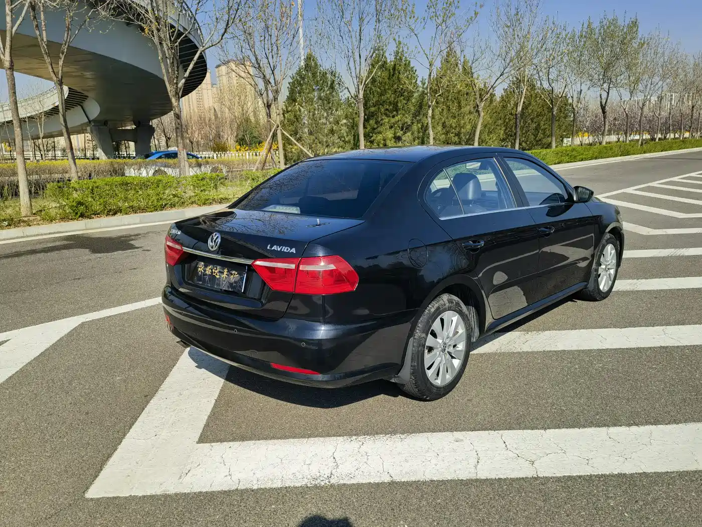 Volkswagen Lavida 2013 Facelift Classic 1.6L Manual Comfort фото 6