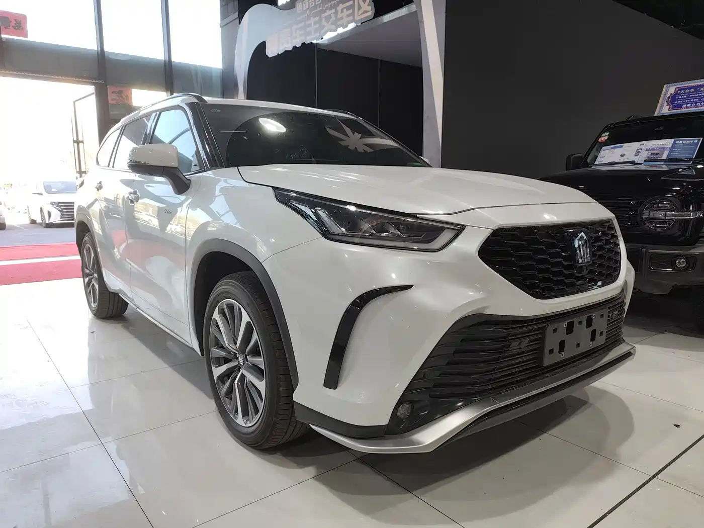 TOYOTA CROWN LUFANG