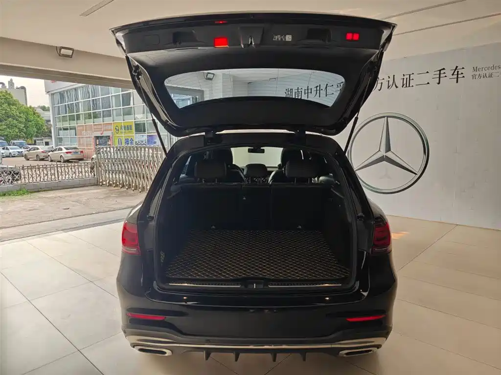 MERCEDES-BENZ GLC