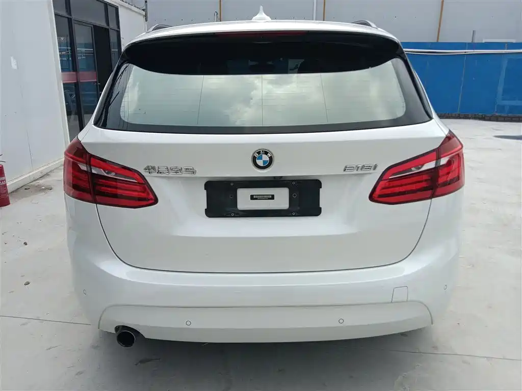 BMW 2 Series Touring 2016 218i Leading фото 4