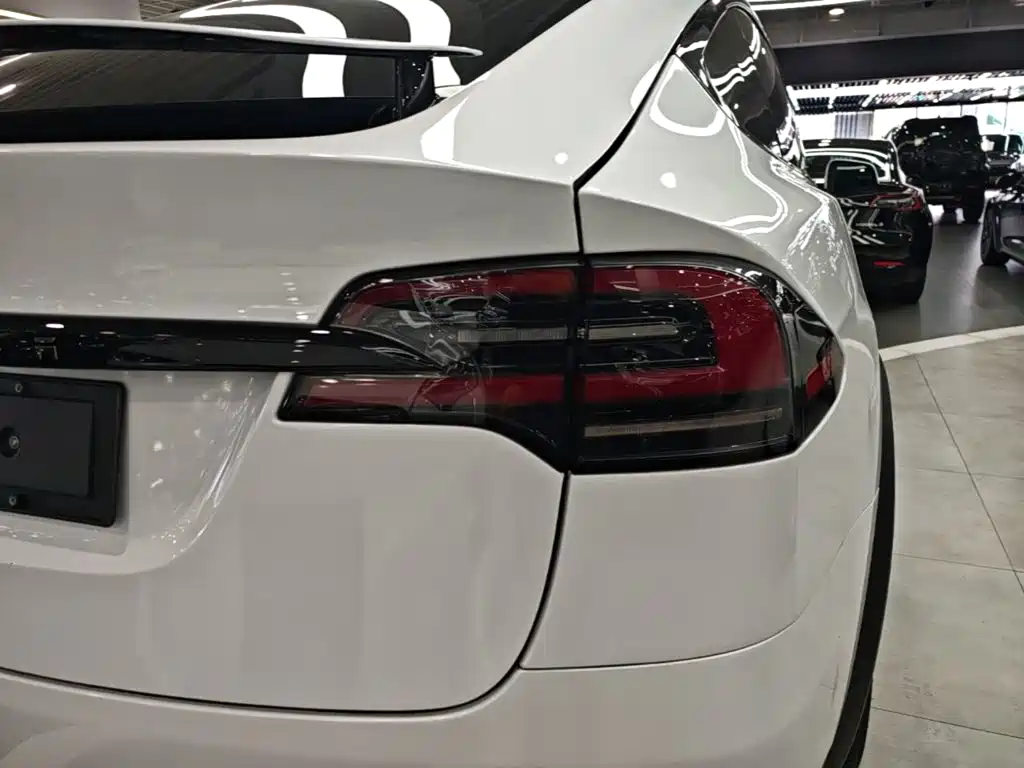 Фото 8 - Tesla Model X
