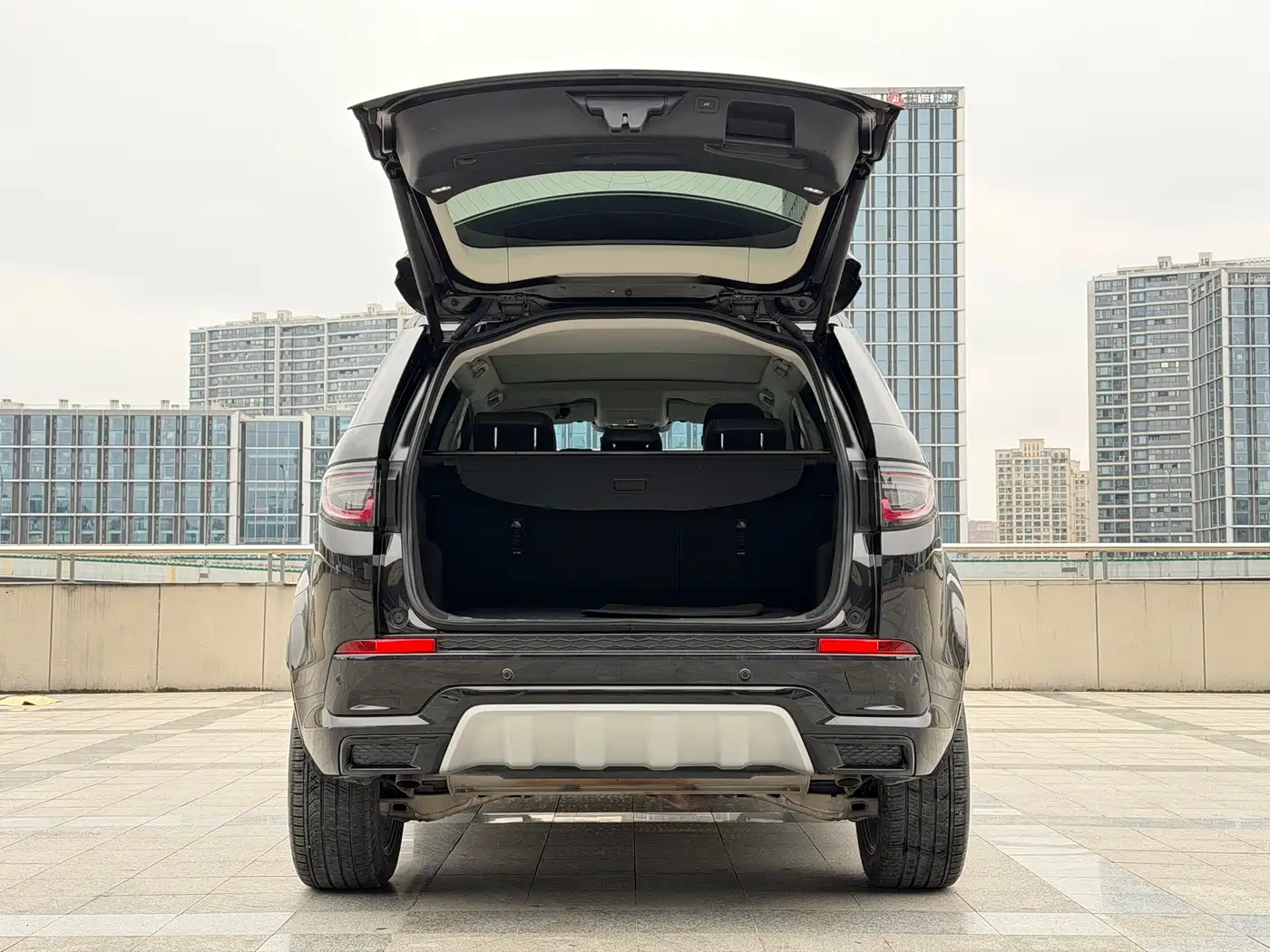 Land Rover Discovery Sport 2025 249PS Performance Tech Edition фото 18