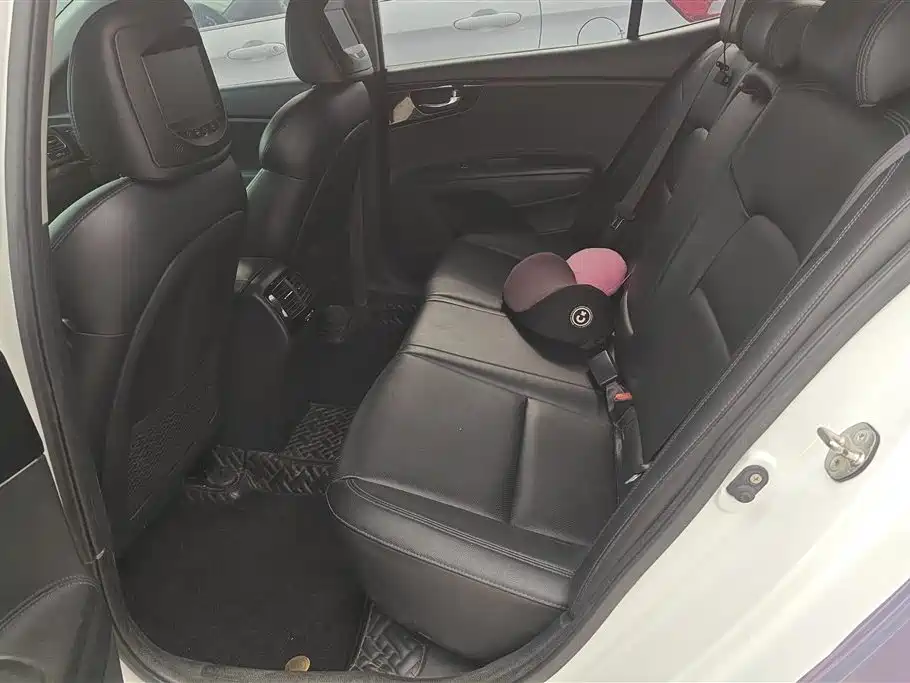 Kia K4 2014 1.8L Automatic GLS фото 11