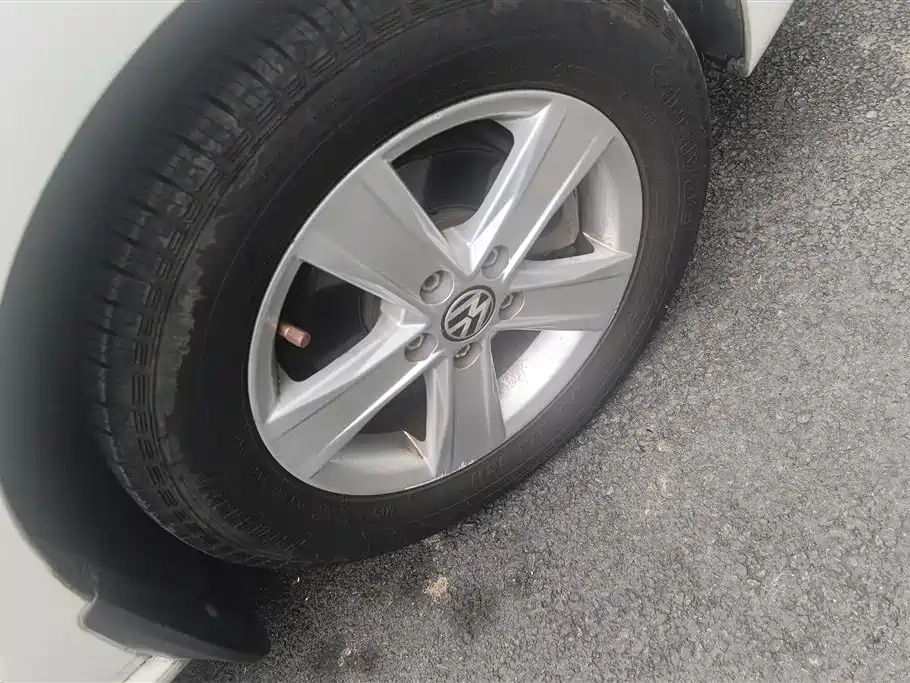 Volkswagen Polo 2016 1.4L Automatic Trend фото 5