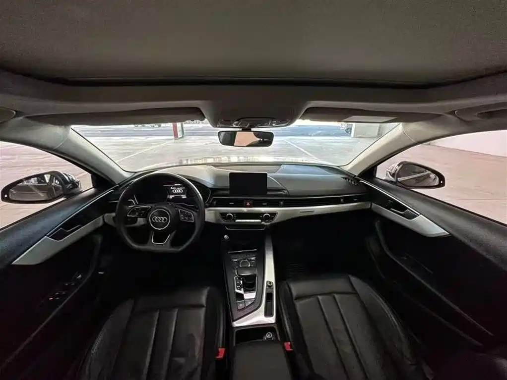 Audi A4L 2018 30th Anniversary 45 TFSI quattro Personality Sport фото 3