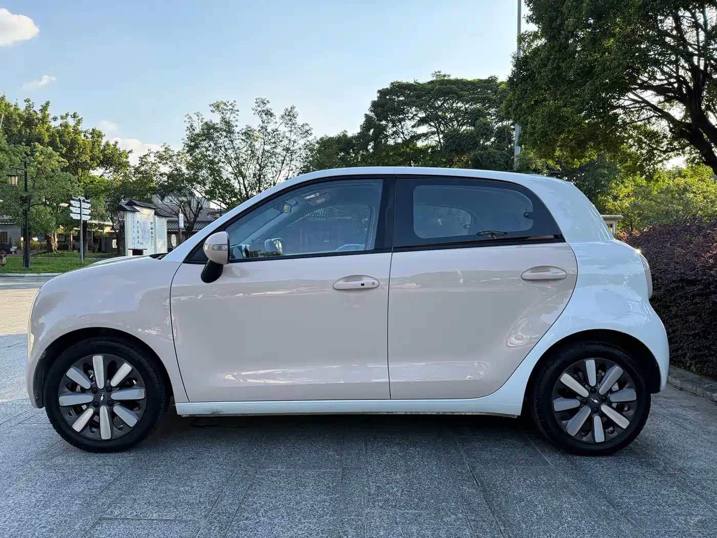 Ora Black Cat 2022 2022 301km Cute Pet Edition (LFP)