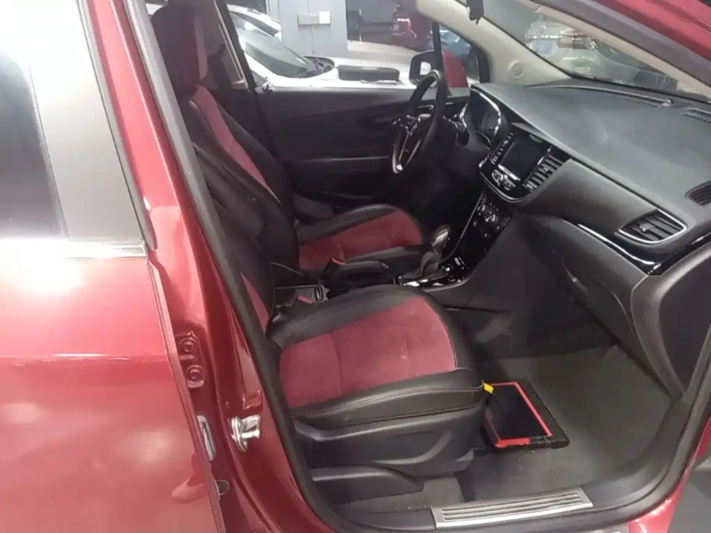 Фото 25 - Buick Encore