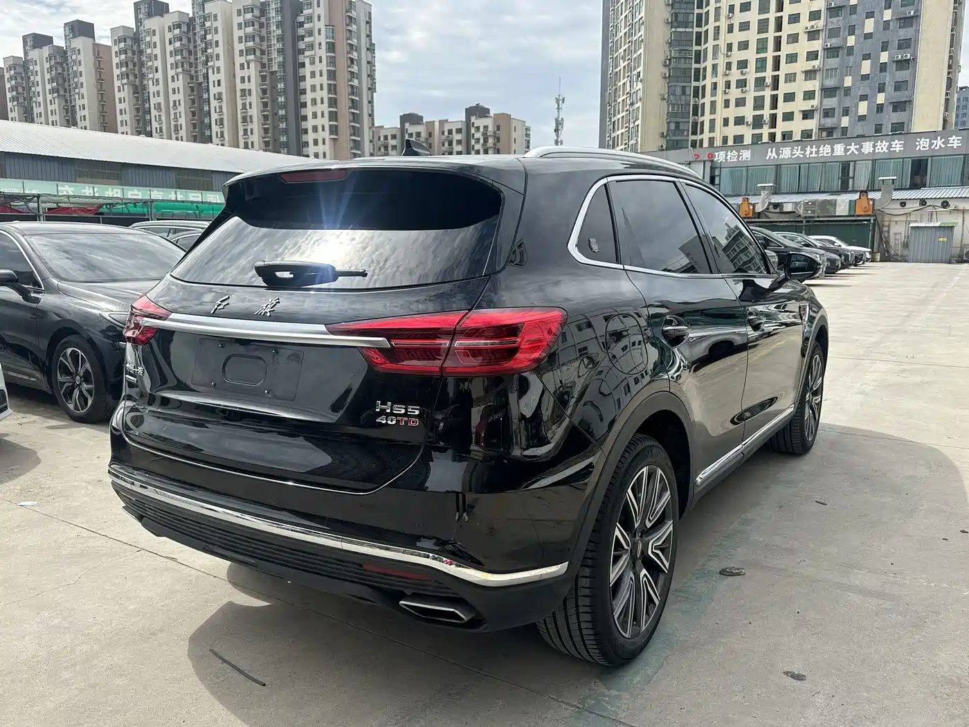Hongqi HS5 2022 2.0T Smart Connect Flagship AWD Edition фото 5
