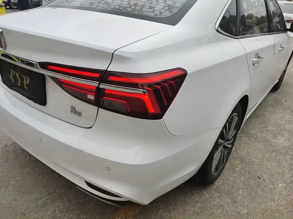 Фото 8 - Roewe i6