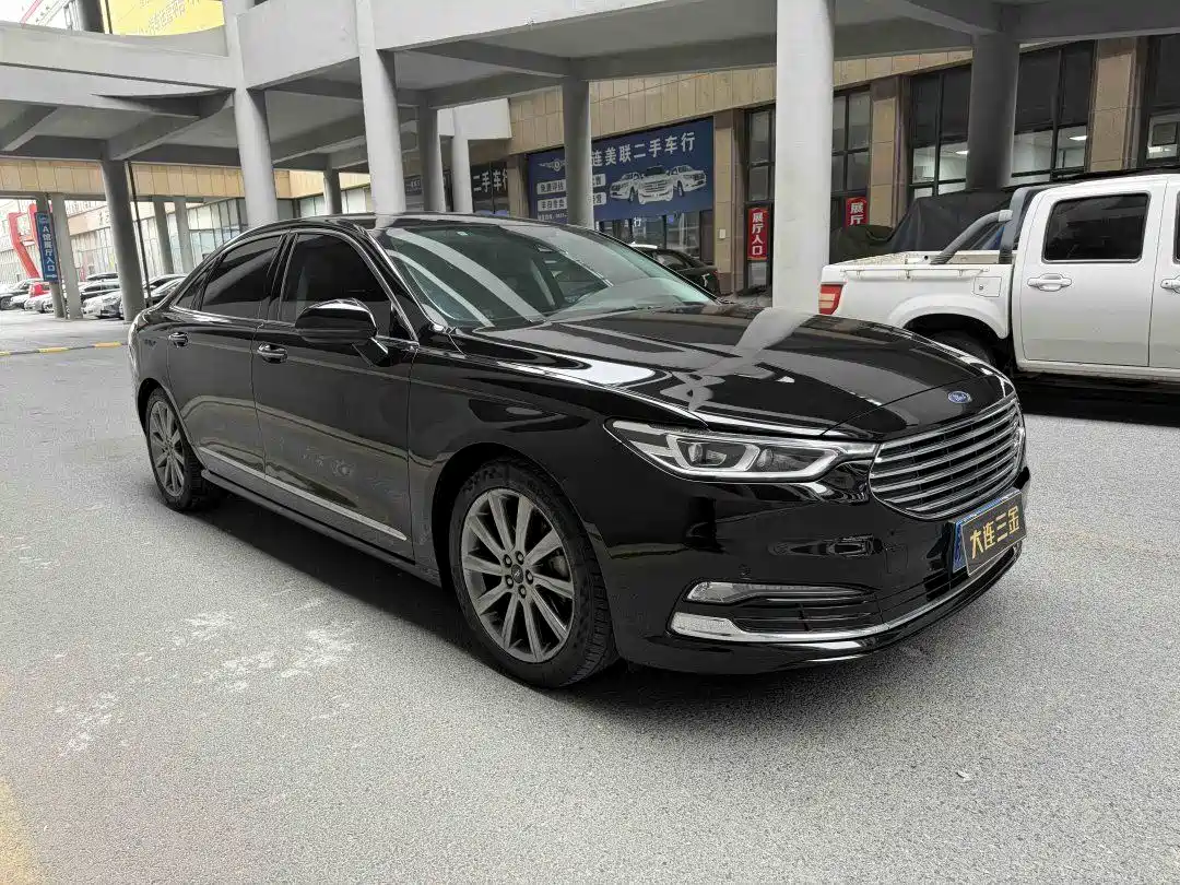 Фото 2 - Ford Taurus