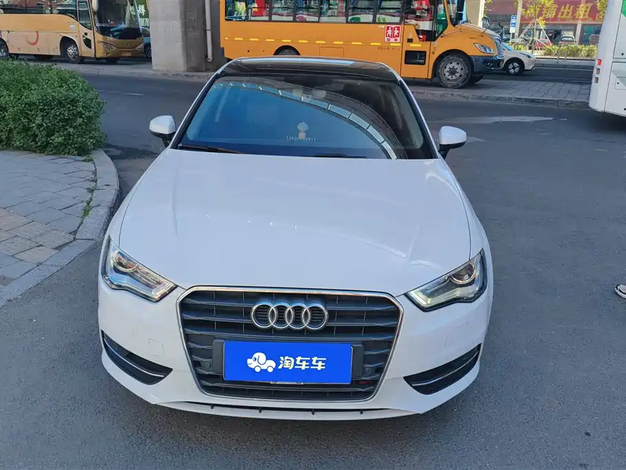 Audi A3 2016 Sportback 35 TFSI Leadership фото 2