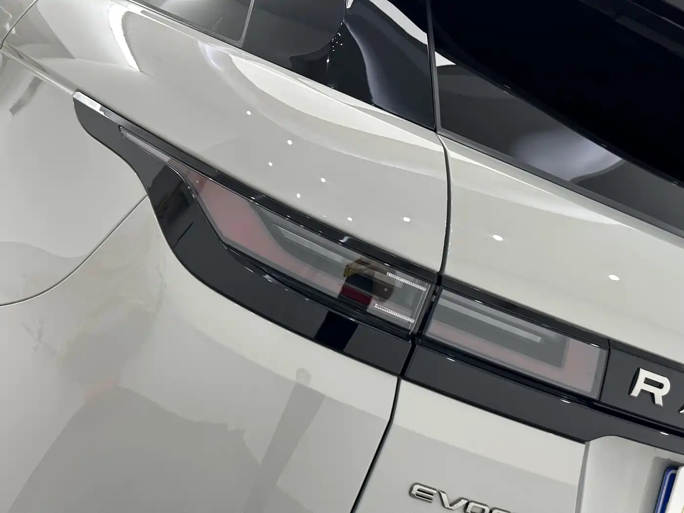 Land Rover Range Rover Evoque 2025 2024 Range Rover Evoque L 200PS Glowing Elegance Edition