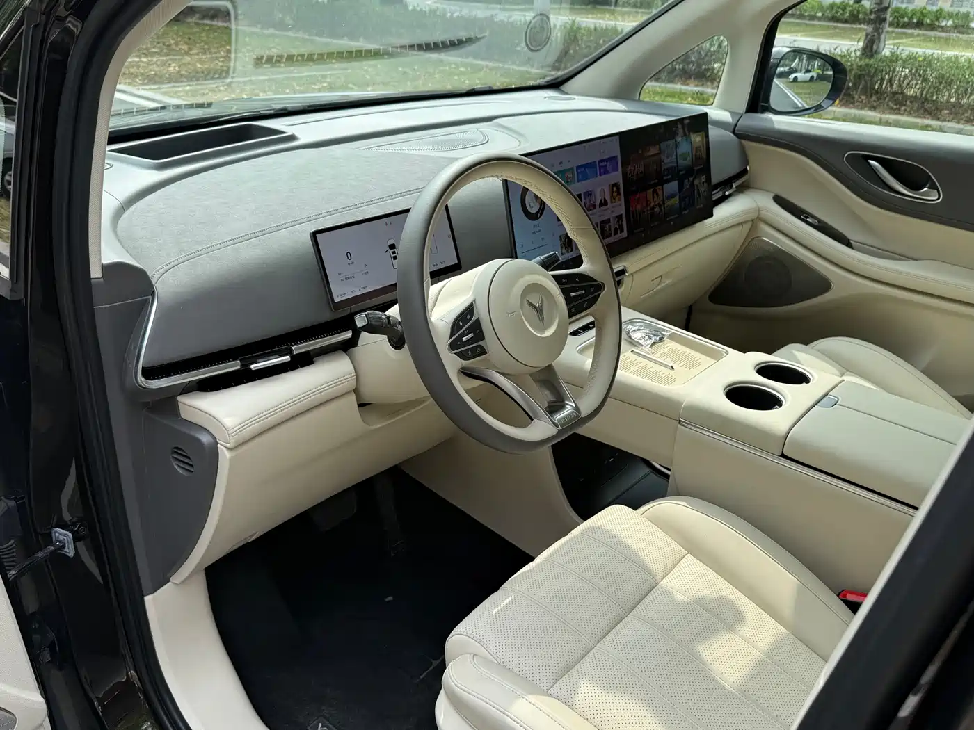 Voyah Auto Voyah Dreamer 2025 PHEV 4WD Kunpeng Premium Edition фото 10