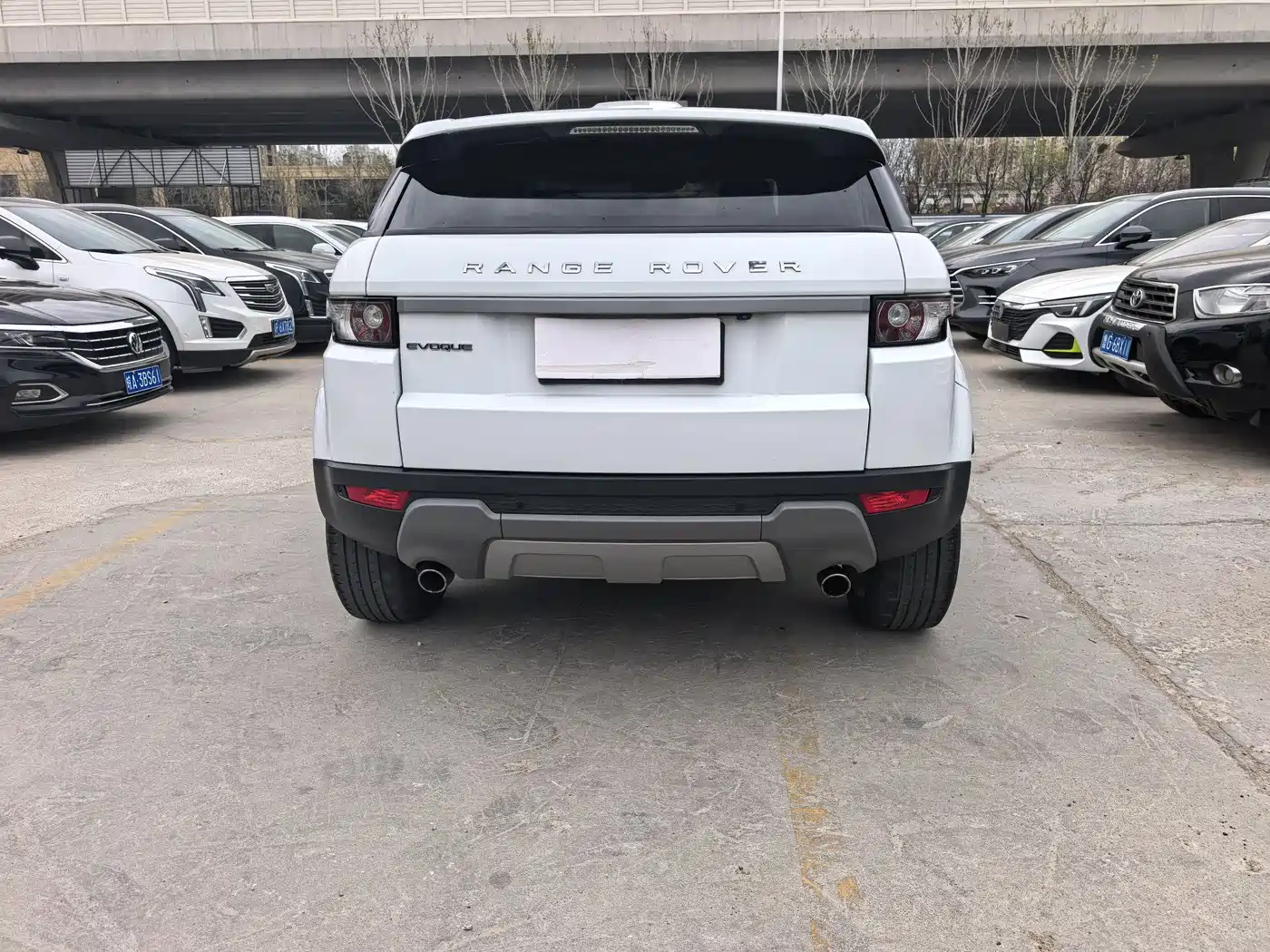 Land Rover Range Rover Evoque 2015 2.0T 5-Door Intelligent Edition фото 10