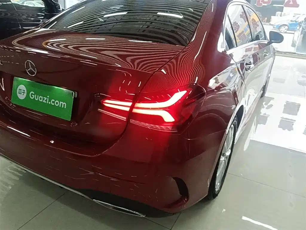 Mercedes-Benz A-Class 2019 Facelift A 200 L Sports Sedan фото 8