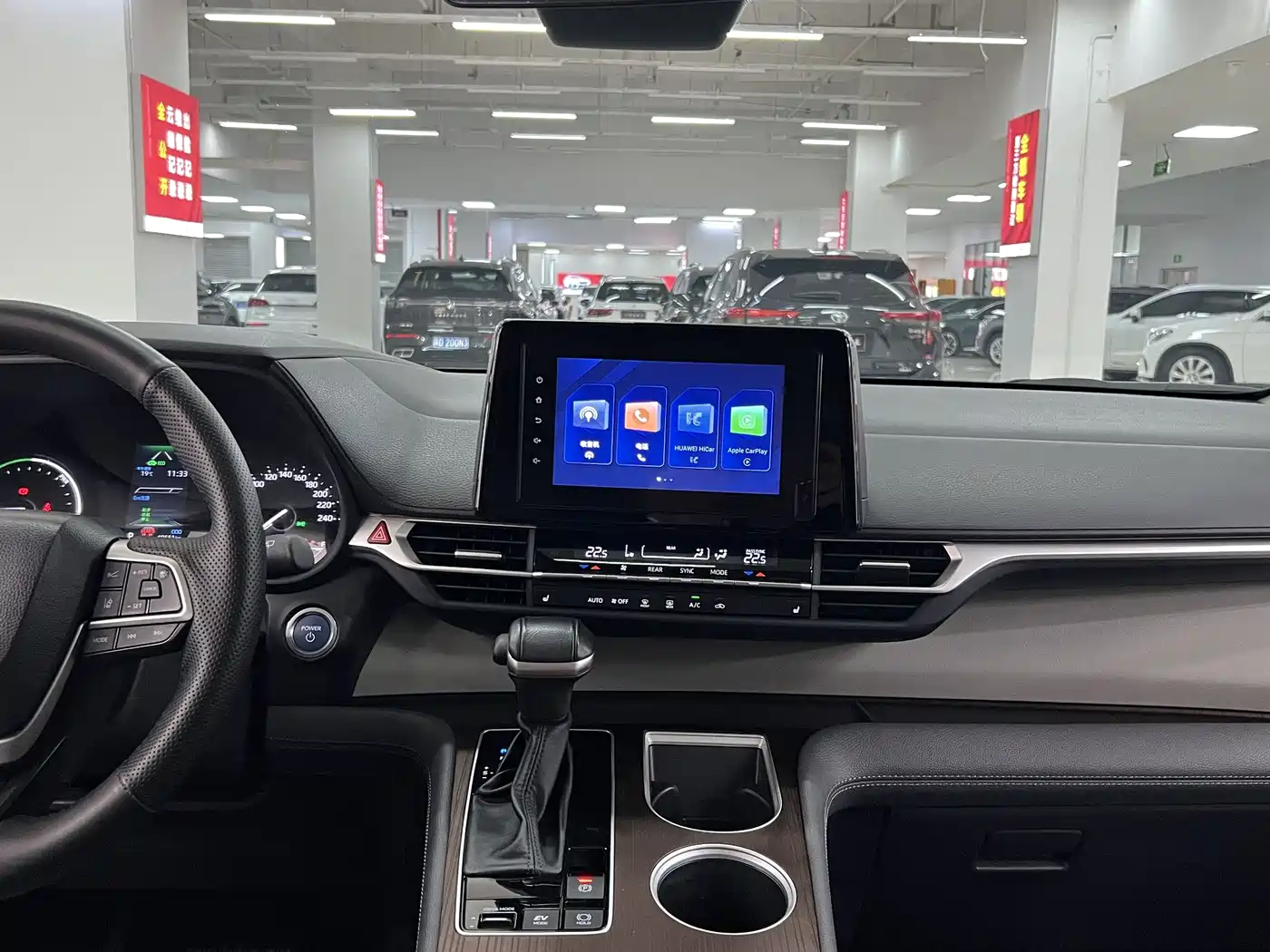 Toyota Sienna 2023 2.5L Hybrid Luxury Edition фото 11