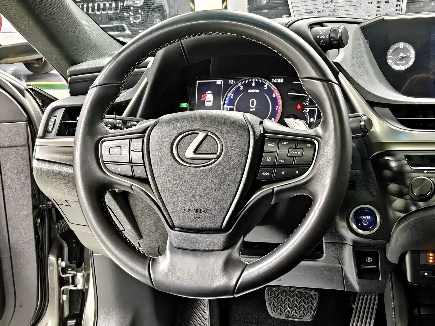 Lexus ES 2018 300h Excellence Edition China V фото 17