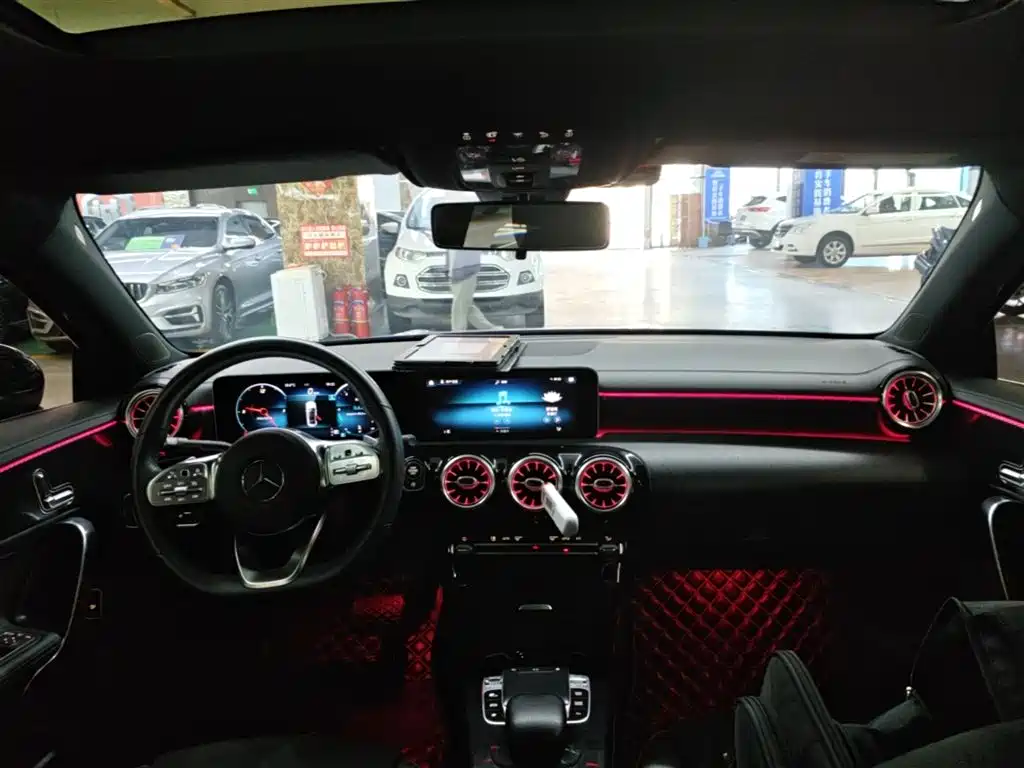 Mercedes-Benz A-Class 2020 A 200 L Sport Sedan фото 10