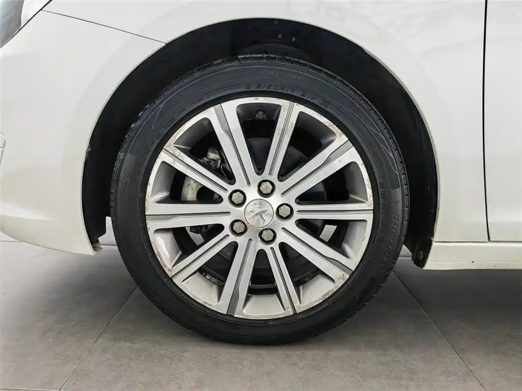 Peugeot 408 2016 1.6T Automatic Luxury Edition фото 17