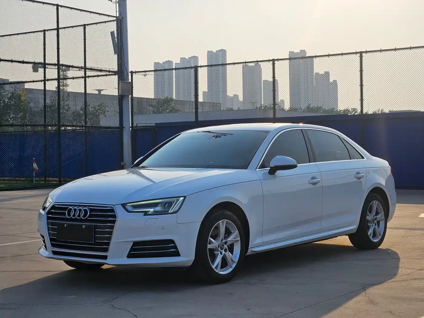 Audi A4L 2018 30th Anniversary 40 TFSI Progressive