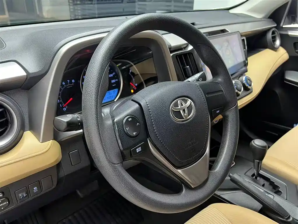 Toyota RAV4 Rongfang 2016 2.0L CVT 2WD Urban (China V) фото 7