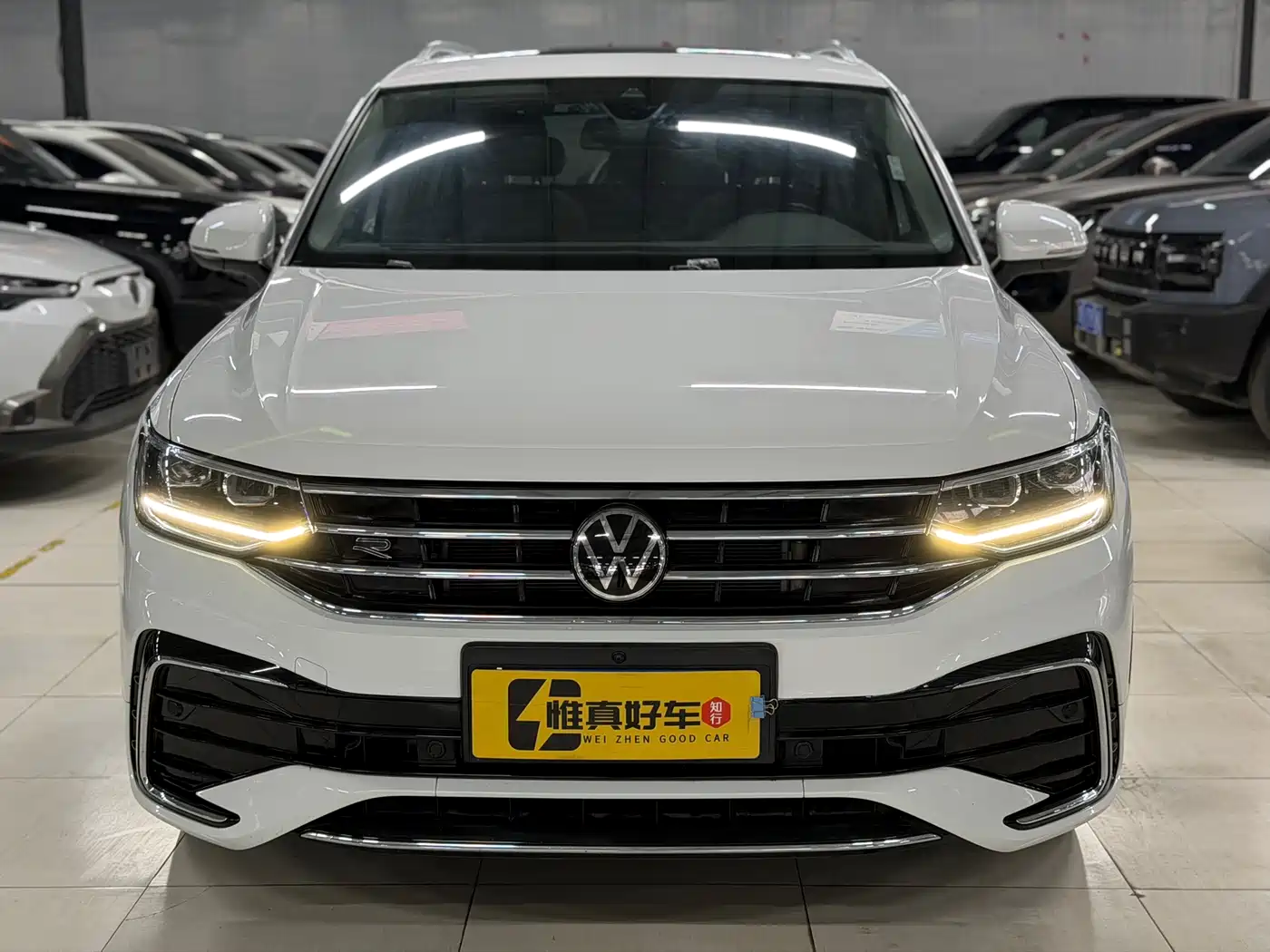 Volkswagen Tiguan L 2022 380TSI Automatic 4WD R-Line Cross Edition 7-Seater фото 2