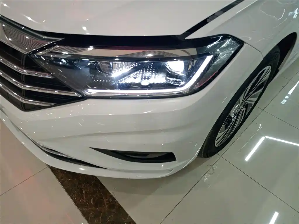 Volkswagen Sagitar 2022 280TSI DSG Soaring Edition фото 15